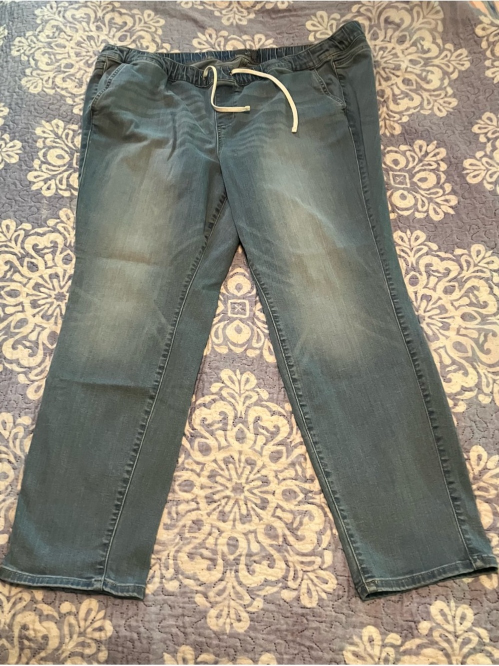 Torrid Jeans Women’s Plus 3R Light Wash Feel The Fit Jogger Super Soft Denim